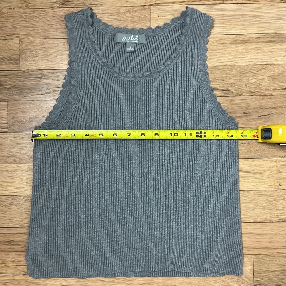 Marled Gray Ribbed Fitted Racer Back Tank Top Scallop Detail Basic Tank